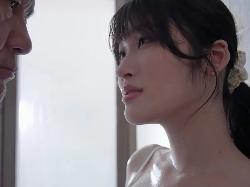 Chồng yêu bỏ bê, người vợ được ông chú giúp thỏa mãn cơn dam dang lồn