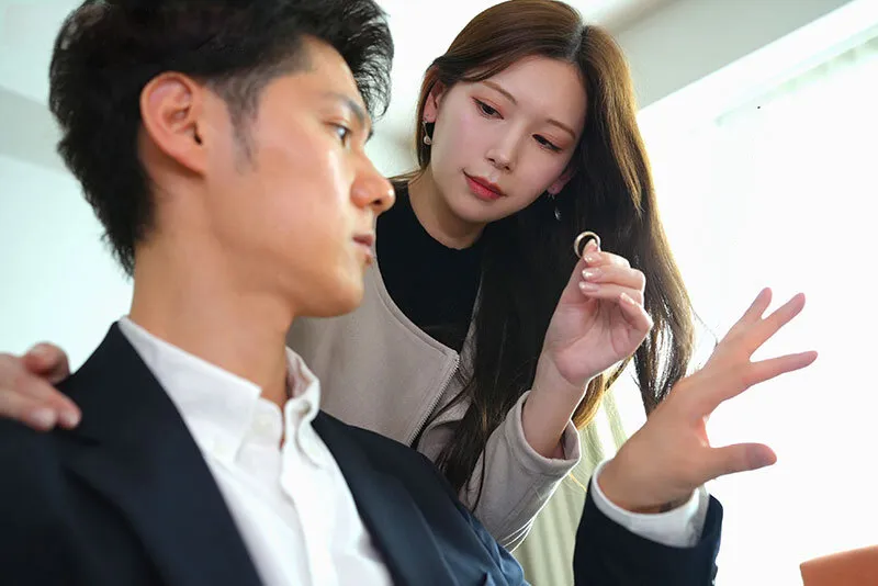 Vợ yêu đi đi chơi, ông xã ở nhà bị nhỏ em người vợ gạ nắc không trượt phát nào